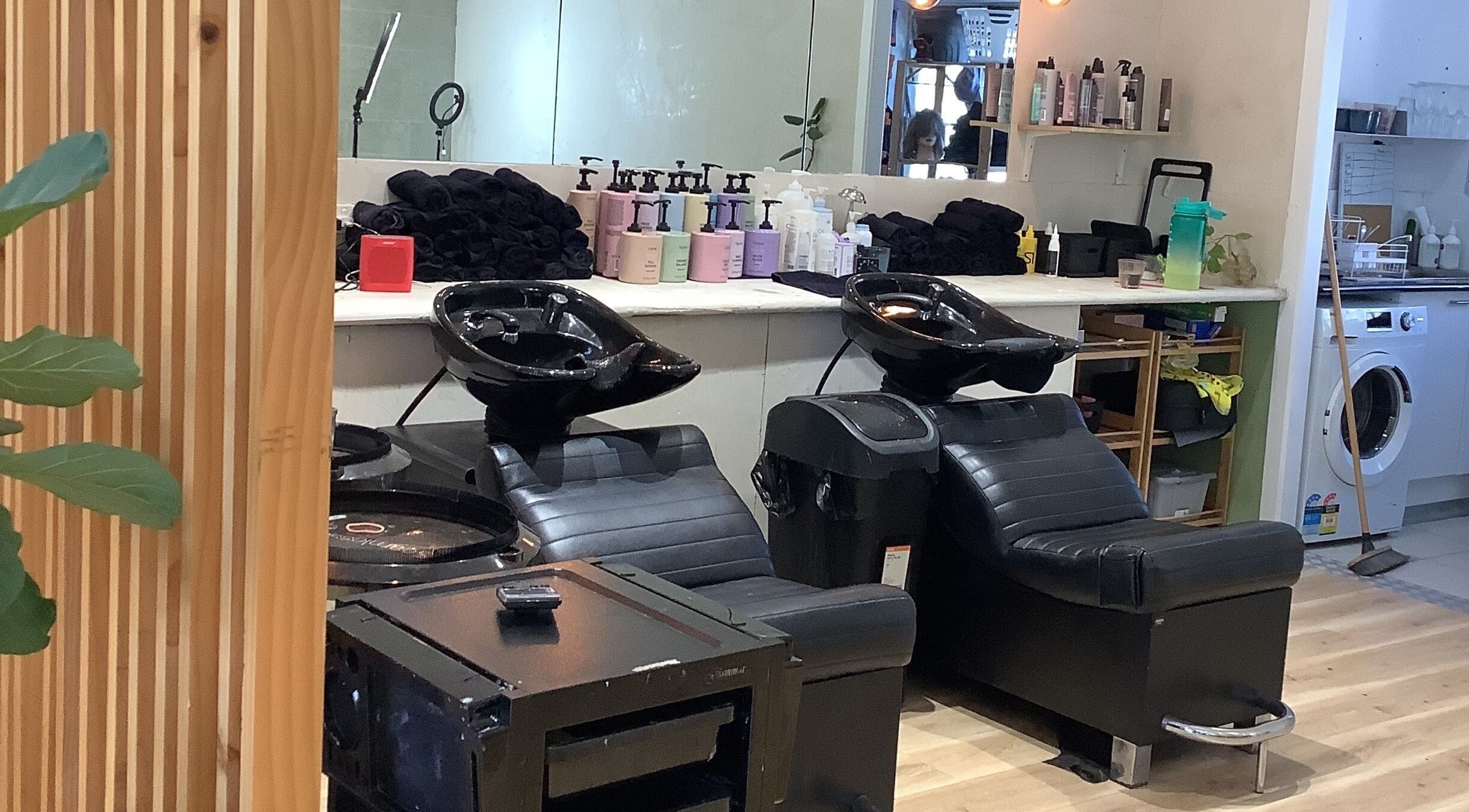 Comfortable wash stations at La Belle goldcoast, Labrador, Queensland, AU, offering premium hair care.