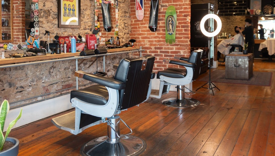 Cut Snake Barbershop - Glenelg – obraz 1