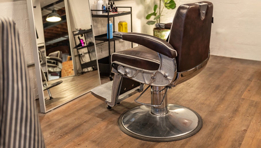 Cut Snake Barbershop - Adelaide afbeelding 1