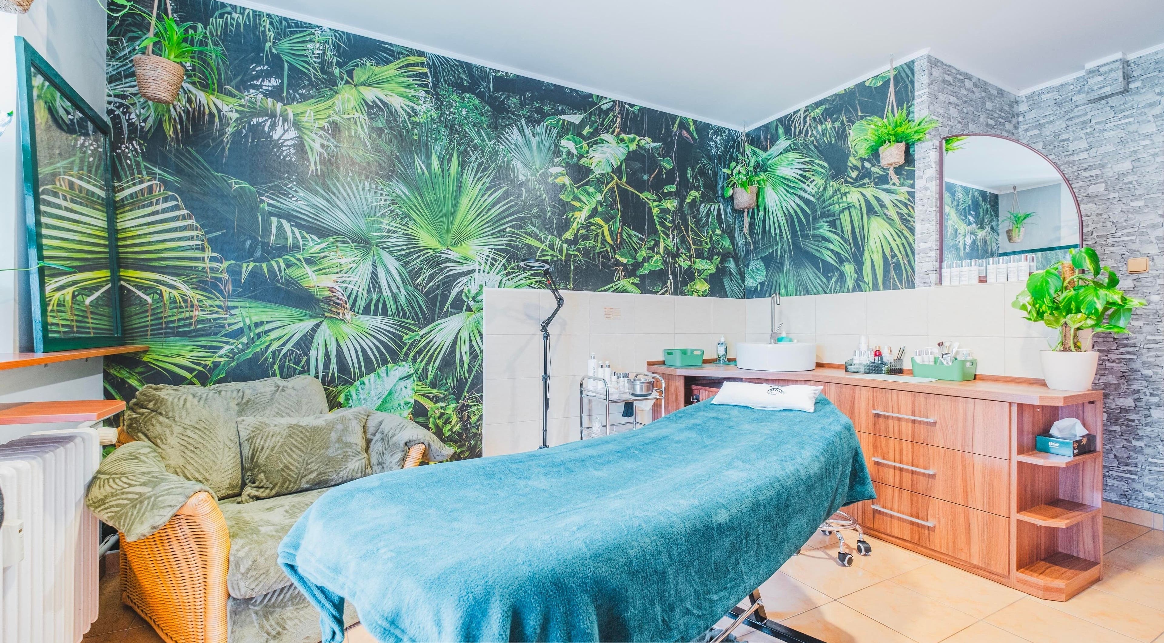 Interiér Kosmetika True Beauty Olomouc s tropickou dekorací, Olomouc 9, Olomoucký Kraj, CZ.