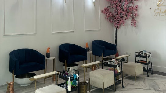 Q Studio Beauty Bar