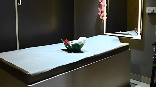 Candid Beauty Salon and Spa