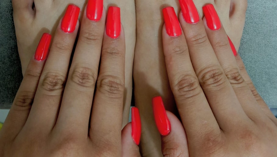 Maia's Nails Laureles image 1