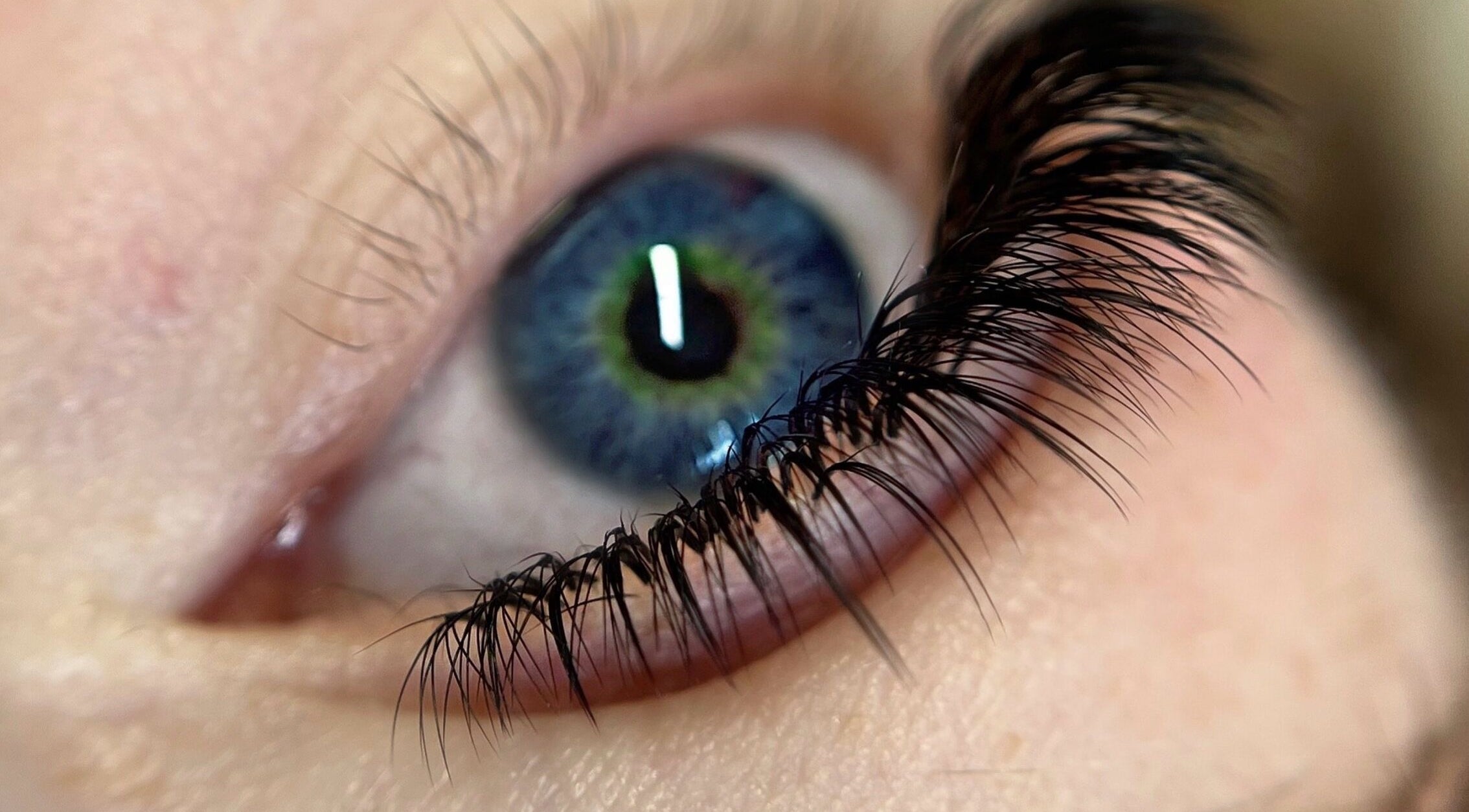 Close-up of enhanced eyelashes at Cami_beautyart BANK • CITY OF LONDON, London, England, GB.