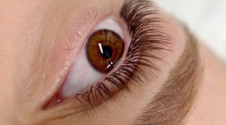 Close-up of eyelash treatment at Cami_beautyart BANK • CITY OF LONDON, London, England, GB.