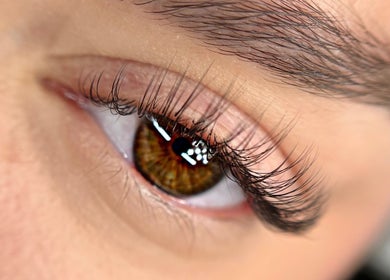 Close-up of beautifully extended lashes at Cami_beautyart BANK • CITY OF LONDON, London, England, GB.