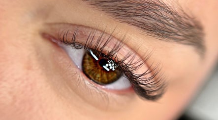 Close-up of beautifully extended lashes at Cami_beautyart BANK • CITY OF LONDON, London, England, GB.