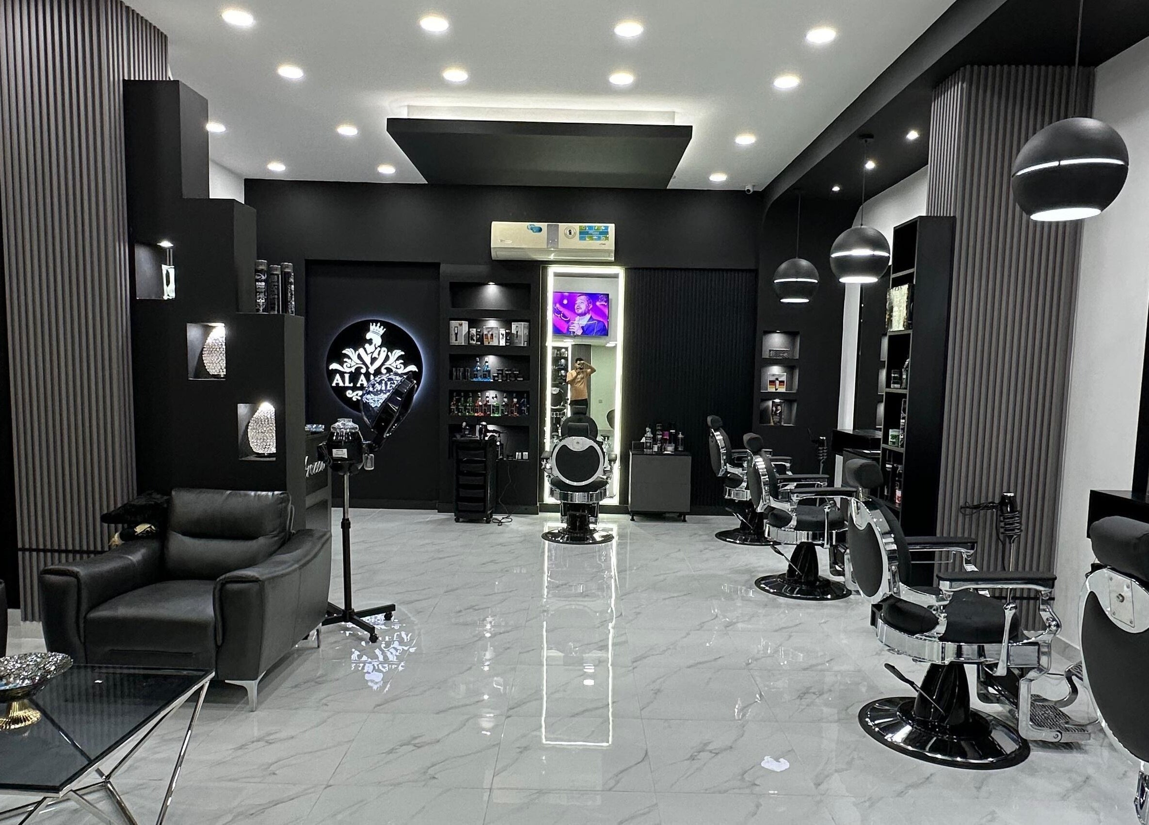 Elegant interior of AL AMEER AL MALAKI GENTS SALON - صالون الأمير الملكي للرجال, located in الشارقة, إمارة الشارقةّ, AE.