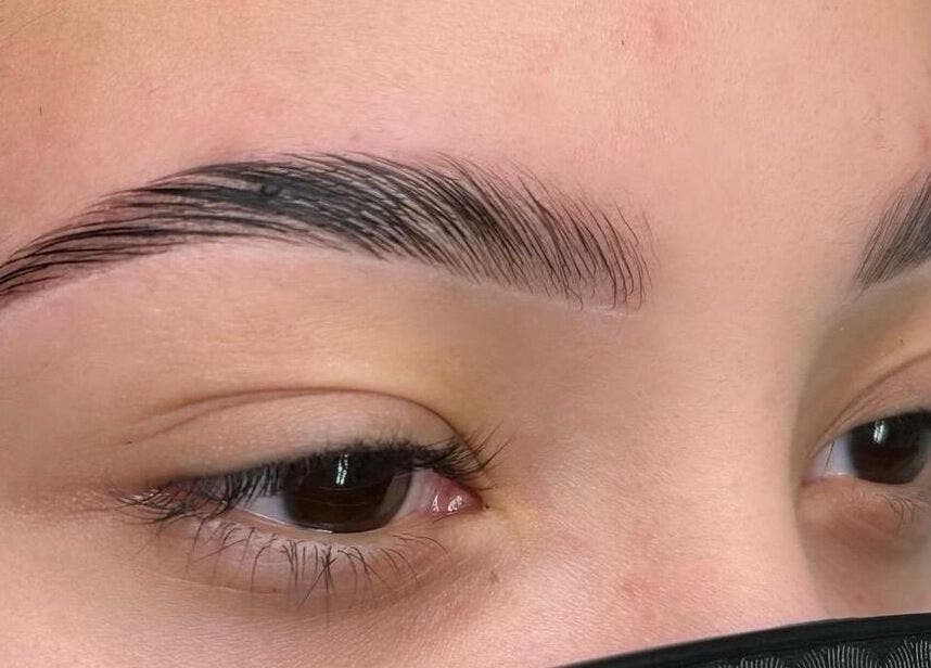 Expertly shaped eyebrows at SmBrowArtist in Downey, California, US showcasing precision and style.