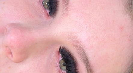 The Lash Lady image 3