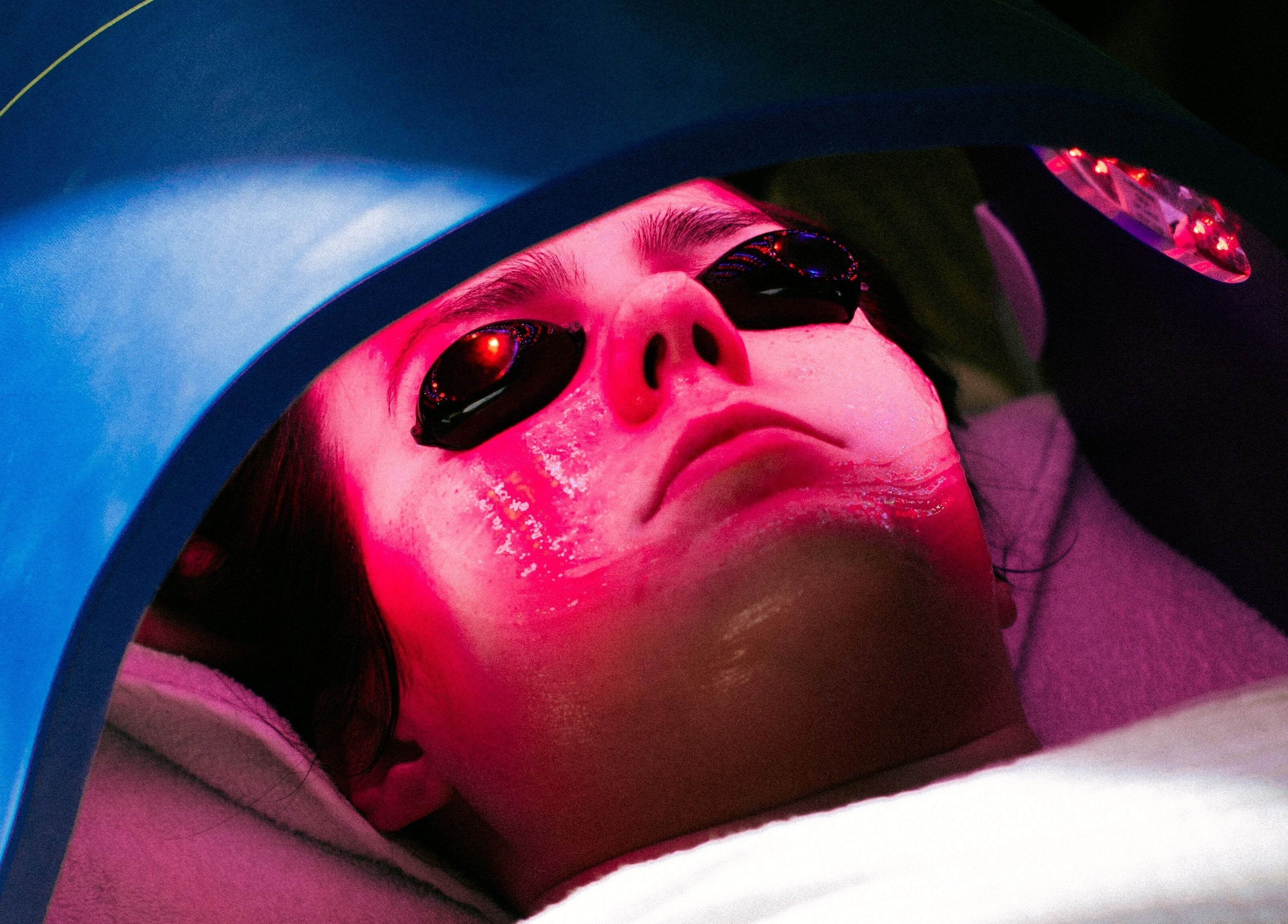 Terapia de luz LED na Daniela Dos Santos em Lisboa, PT. Rejuvenescimento facial inovador.