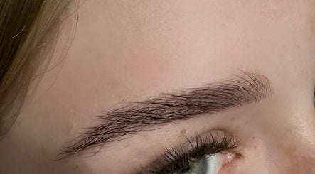 beautybrow_w image 2