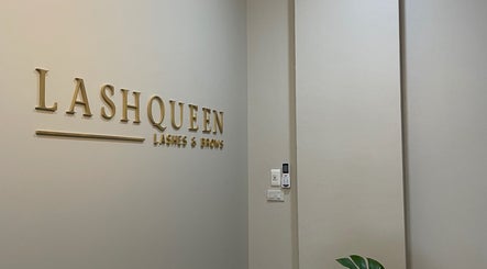 Lash Queen CNX image 2