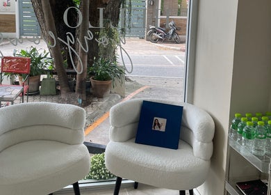Elegant seating area at Lash Queen CNX in Chiangmai, เชียงใหม่, TH, offering a serene welcome to visitors.