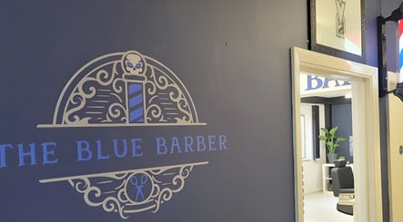 The Blue Barber - Darcey, bilde 3