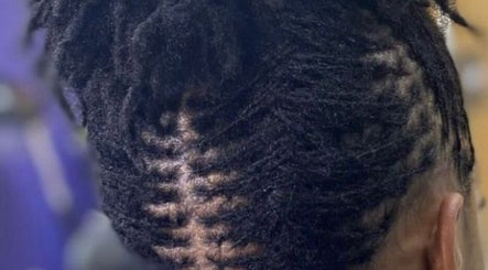 Locs at Home image 3