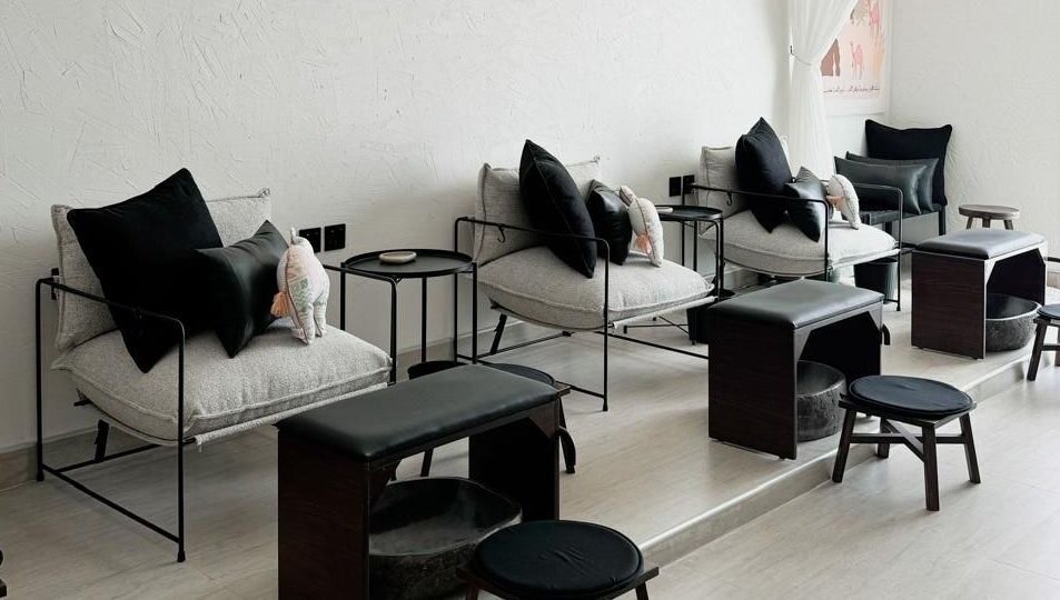 Elegant seating area at Bannanah Spa | بنانة سبا, Riyadh, Riyadh Province, SA, offering a calming atmosphere.