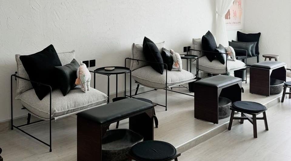 Elegant seating area at Bannanah Spa | بنانة سبا, Riyadh, Riyadh Province, SA, offering a calming atmosphere.