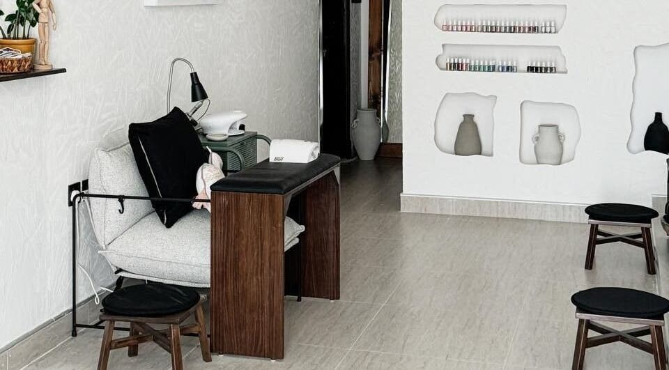 Relaxing nook at Bannanah Spa | بنانة سبا, featuring plush seating and modern decor in Riyadh, Riyadh Province, SA.