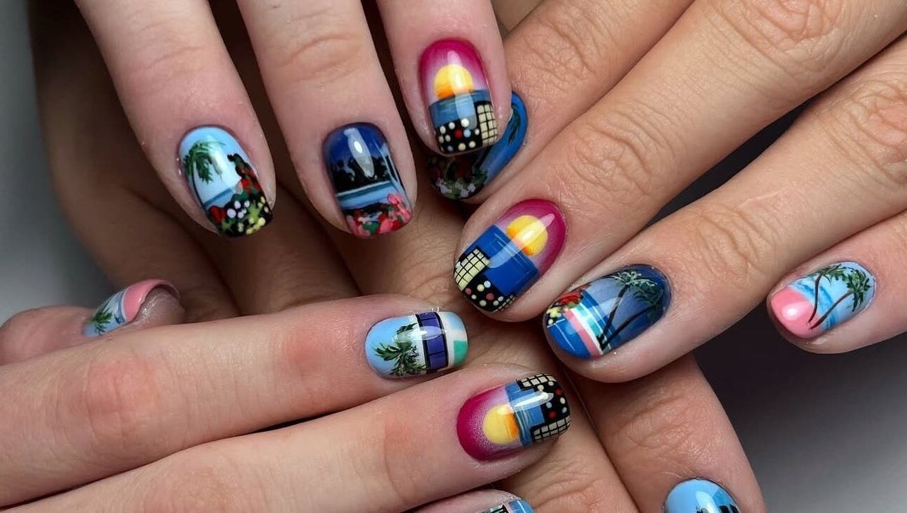 Tropska umetnost nohtov v Studio Alphie, Ljubljana - Črnuče, Ljubljana, SI. Unikatna zasnova za poletni videz.