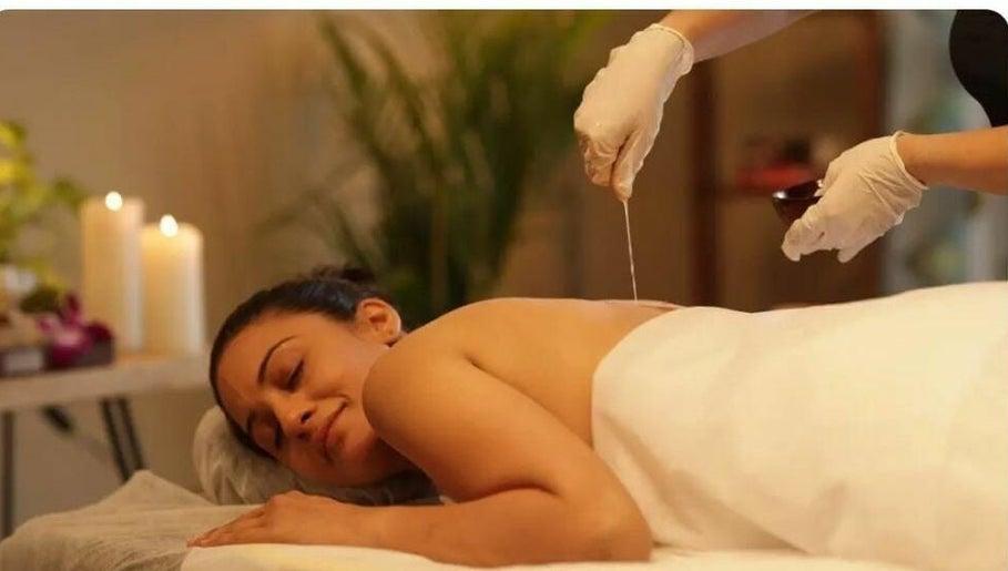 Shilpa spa service at door step image 1