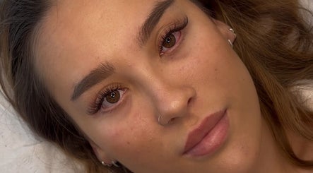 Close-up of lash extensions at Amy's Lash Lounge, Worthing, England, GB, showcasing detailed craftsmanship.