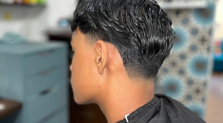 Divine Cutz image 3