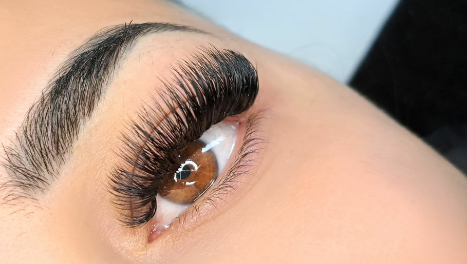 Little Lash Lounge Cheshire image 1