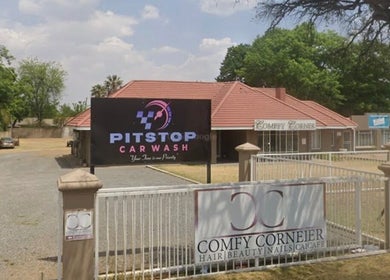 Comfy Corner Hair and Nails Cafe front view near Afri Claws Nails Studio, Vereeniging, Gauteng, ZA.