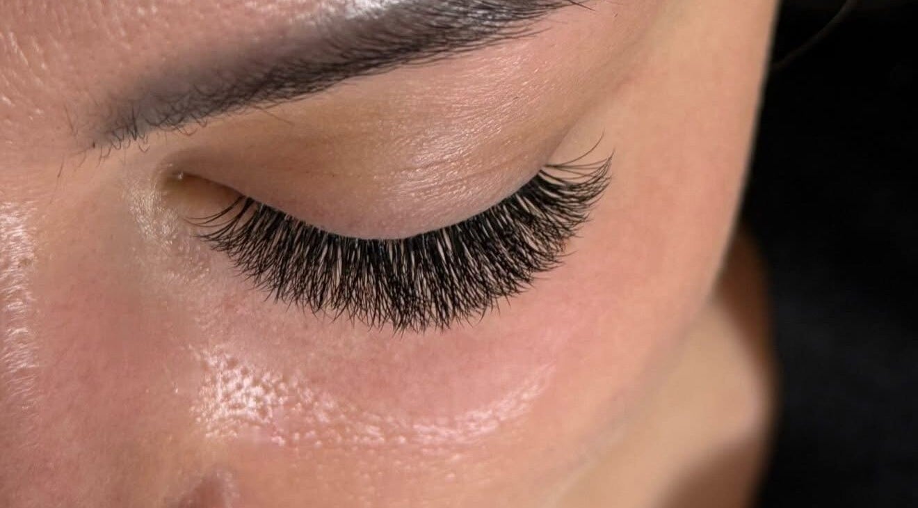 Close-up of beautifully extended lashes at Vipper | Hår | By Gabija in Sørumsand, Akershus, NO.