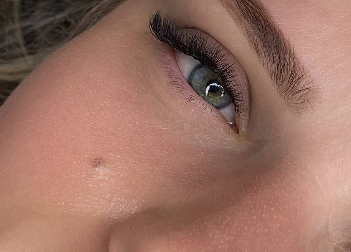 Close-up of elegant eyelashes done at Vipper | Hår | By Gabija, Sørumsand, Akershus, NO.