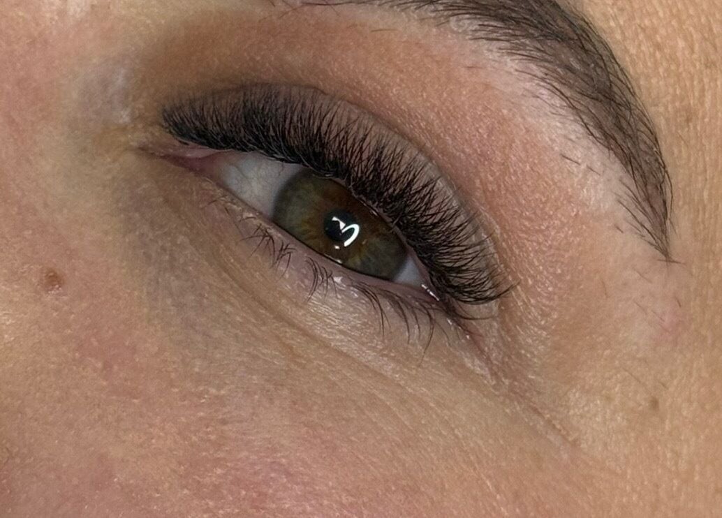 Close-up of elegant lashes at Vipper | Hår | By Gabija in Sørumsand, Akershus, NO.