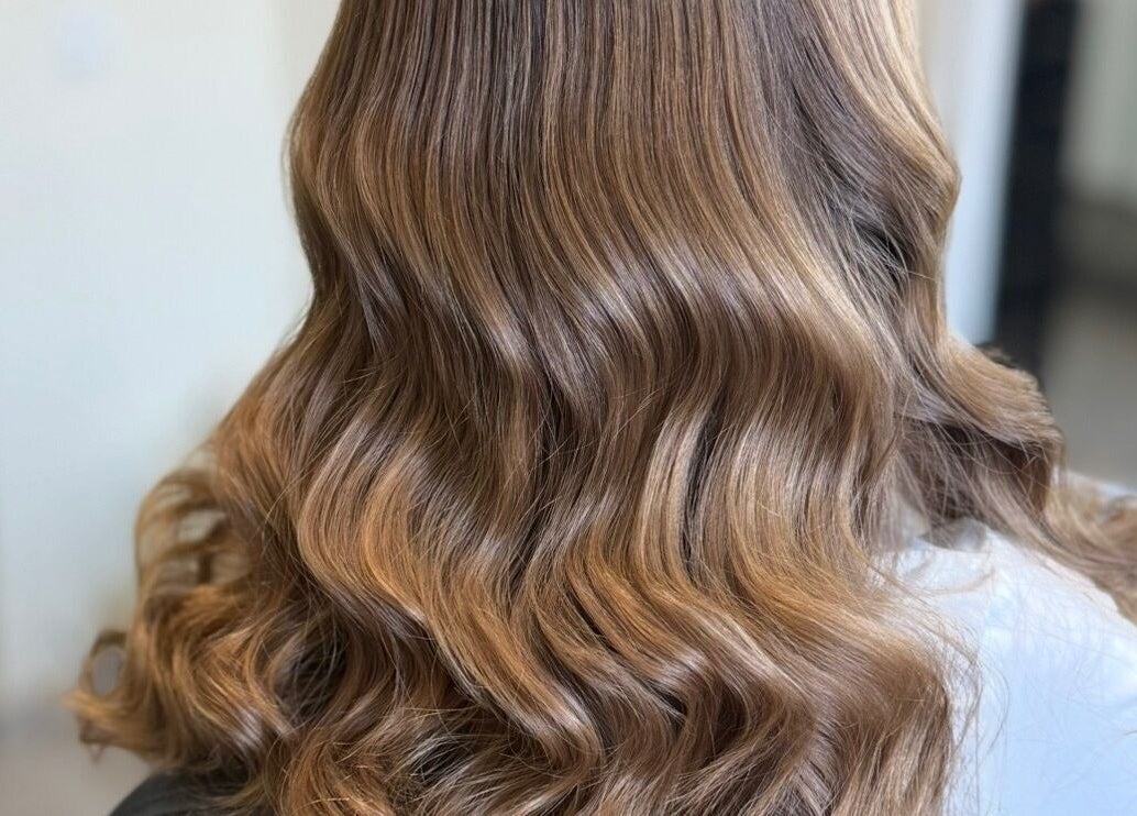 Elegant wavy hairstyle at Beauty by Gabija in Sørumsand, Akershus, NO. Perfect for any occasion.