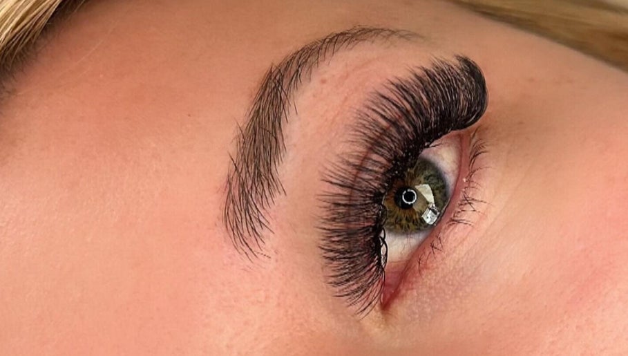 Lashes by char image 1