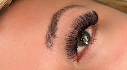 Lashes by char