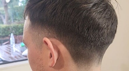 Charlie Kenyon Barber image 2