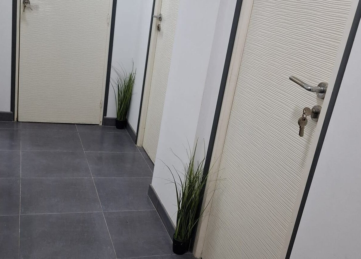 Entrée moderne et épurée au GOLDEN LOTUS CENTER, Bordj El Kiffan, Wilaya D'alger, DZ.