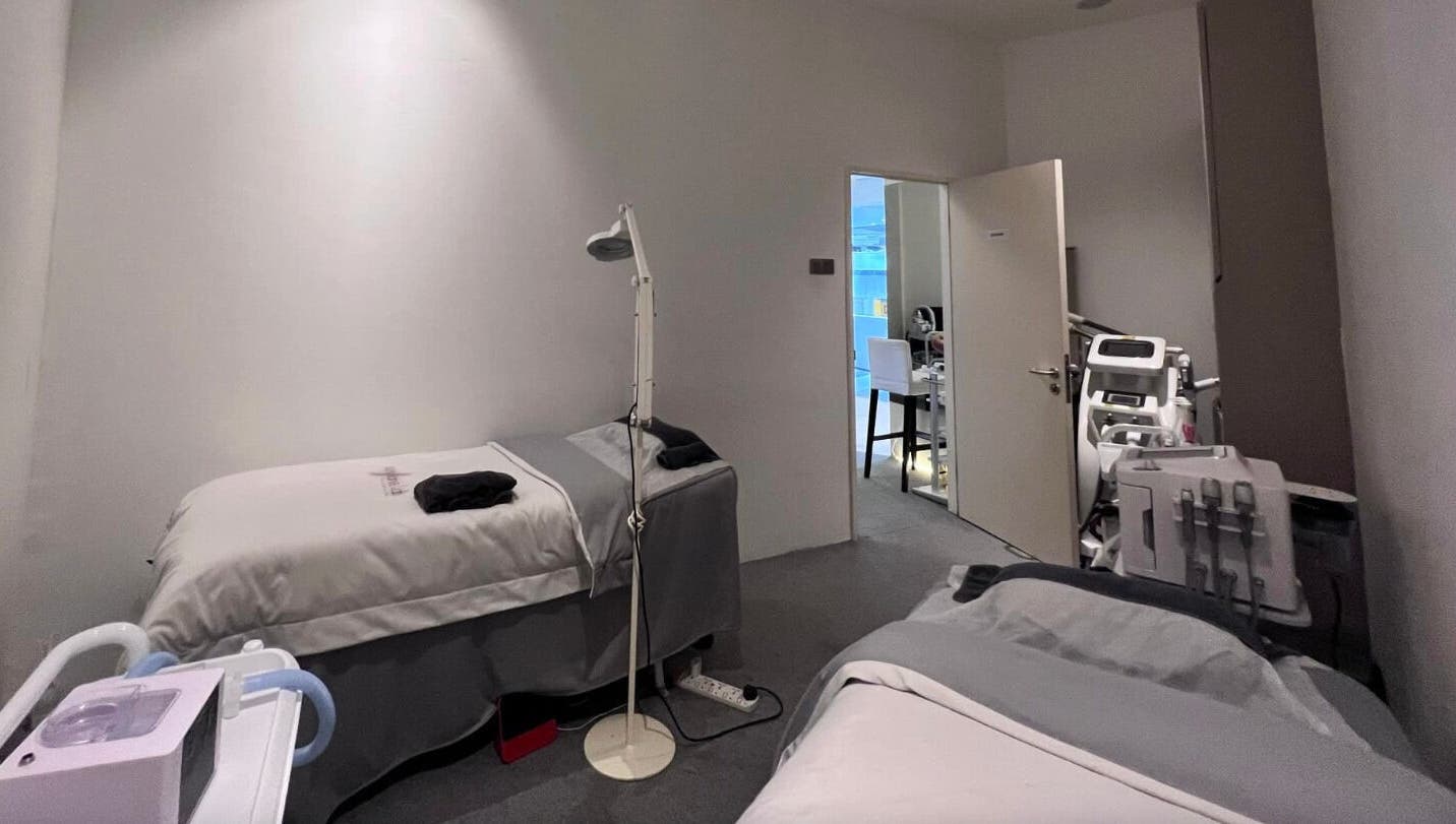 Relaxing spa room at Confiance Lab, Tanjung Tokong, Pulau Pinang, MY, with beds and modern equipment.