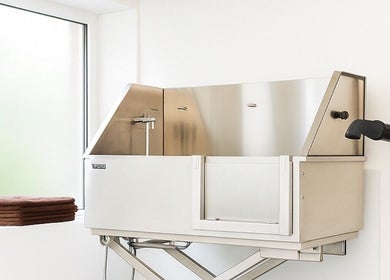 Modern grooming station at Pawlour Spa - Dog Groomers in London, England, GB, ready for service.