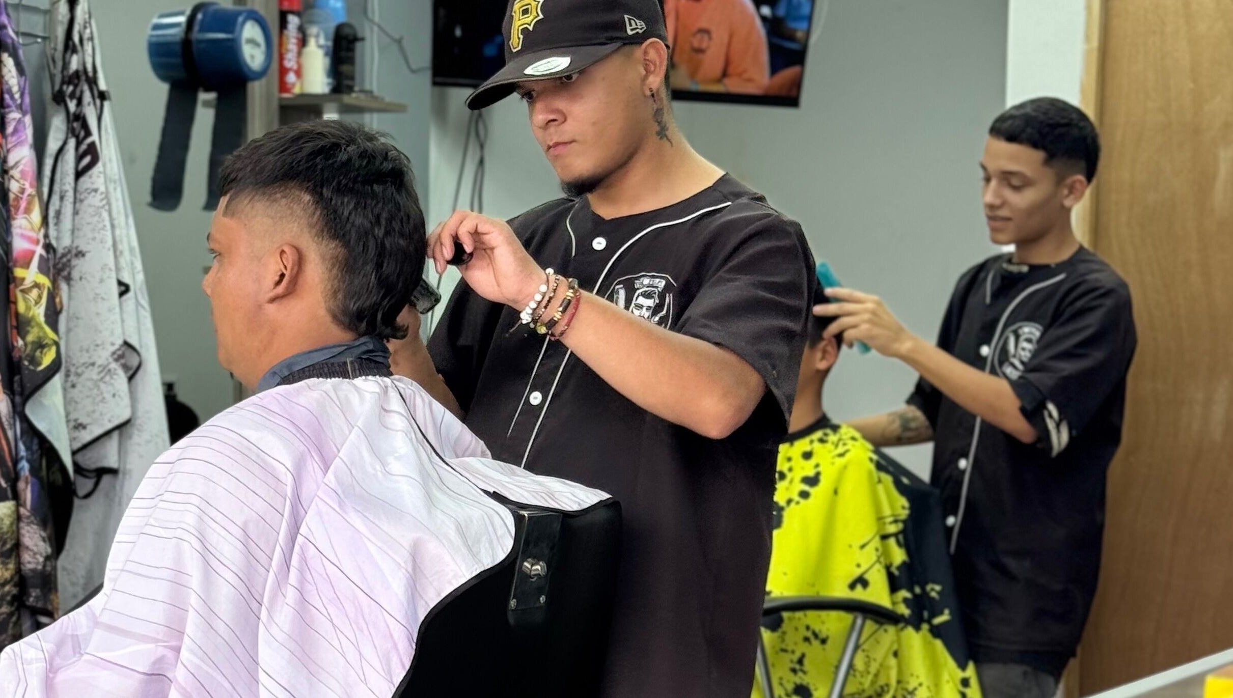 Corte de cabello en FELIPE BARBER ZAMORANO, Palmira, Valle Del Cauca, CO. Servicio profesional y moderno.