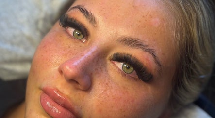 Close-up of lush eyelash extensions at Lash.Lounge Co, Portsmouth, England, GB.