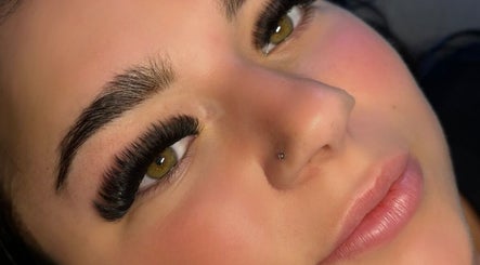 Beautiful eyelash extensions at Lash.Lounge Co, Portsmouth, England, GB. Enhance your natural beauty today.