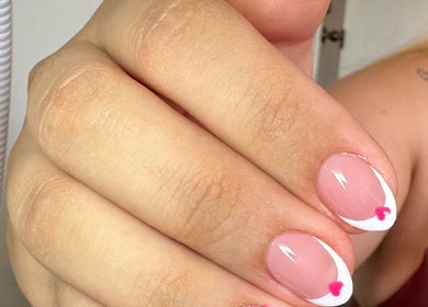 Uñas decoradas con diseño moderno en MJ.Nails, Greenslopes, Queensland, AU.