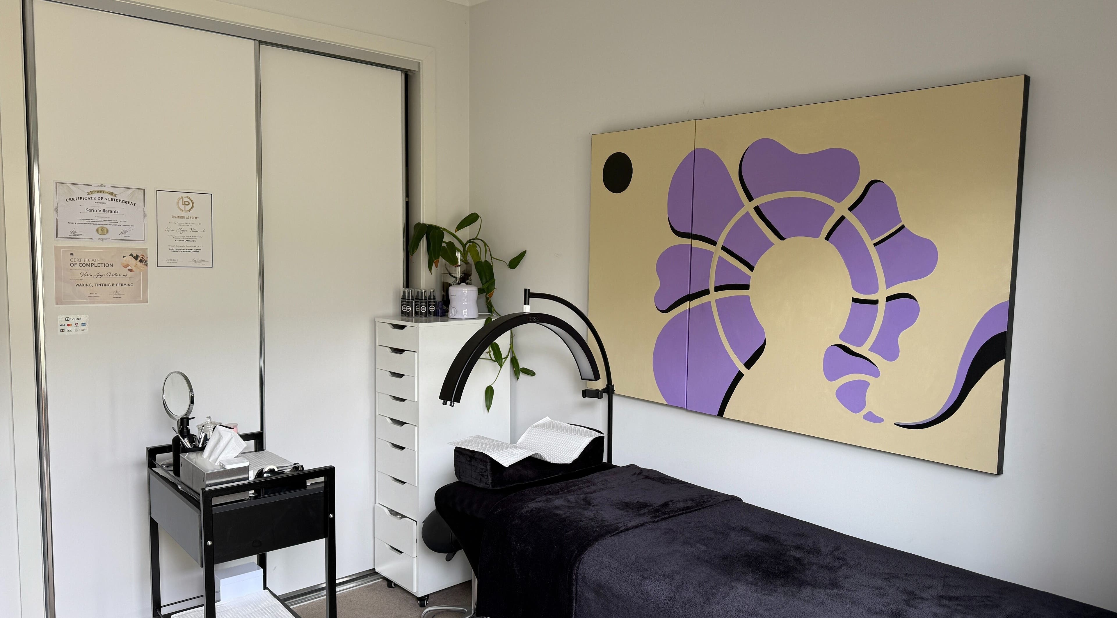 KOVI Lashes beauty room with modern decor and relaxing atmosphere in Melbourne, Victoria, AU.