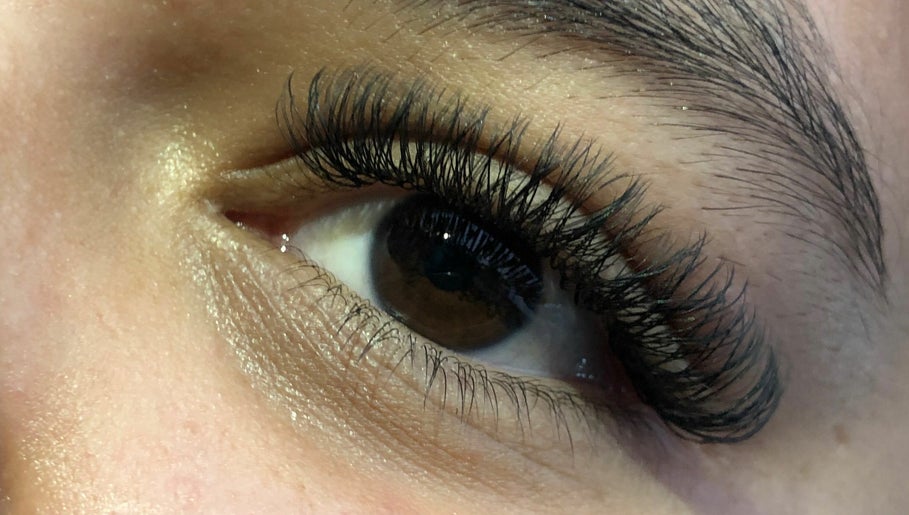 Studio Lash image 1