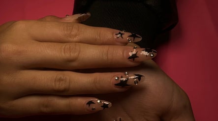 Nails by Ari imaginea 2