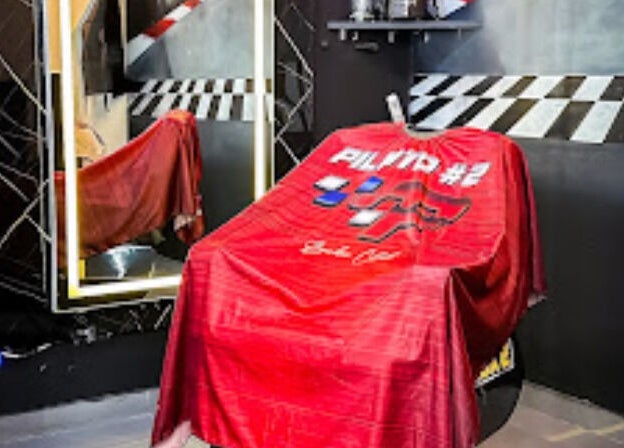 Modern barber chair setup at Pits Barber Club in Buenos Aires, Ciudad Autónoma De Buenos Aires, AR.