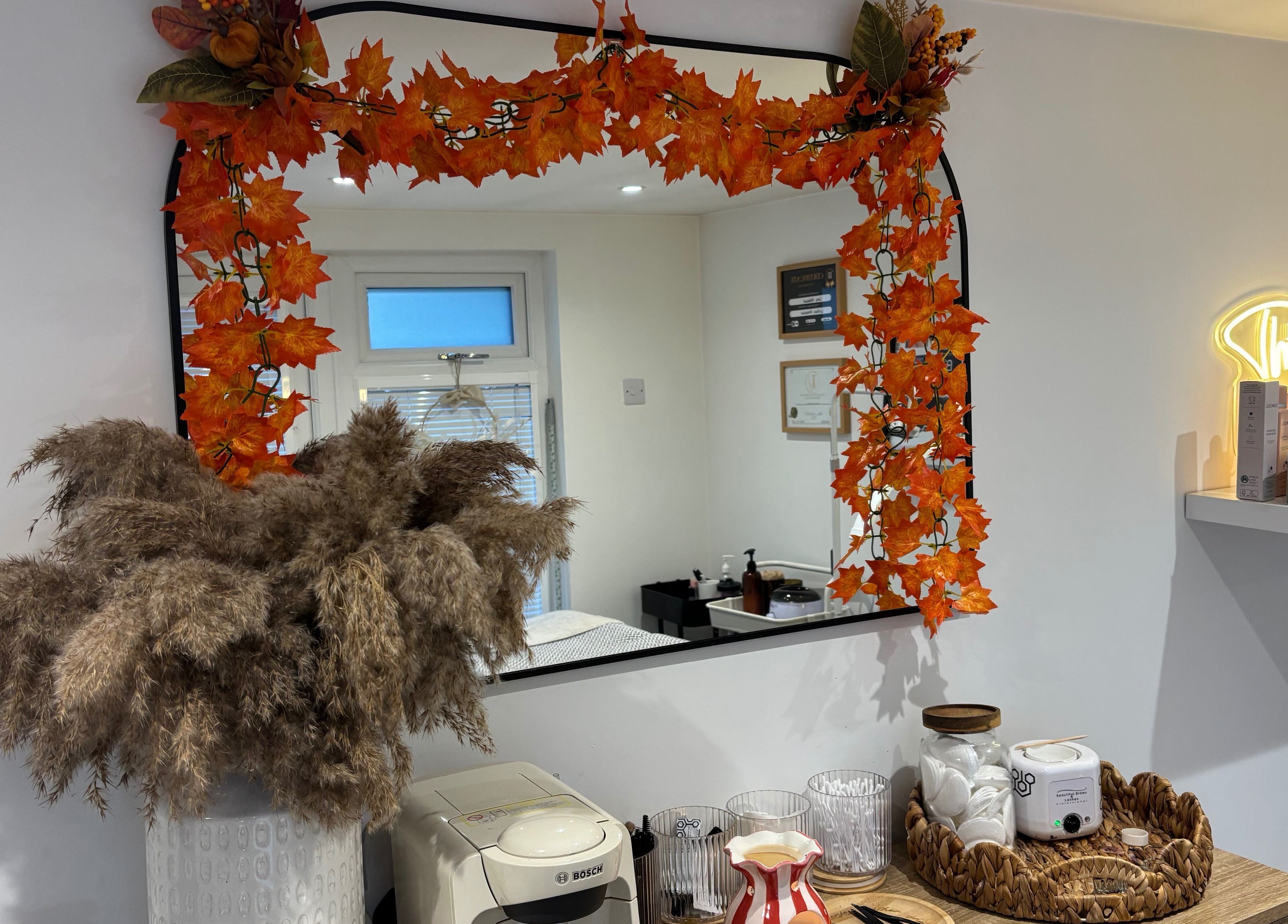 Autumn-themed decor at The Hideaway By Carly, Manchester, England, GB enhancing the cozy ambiance.