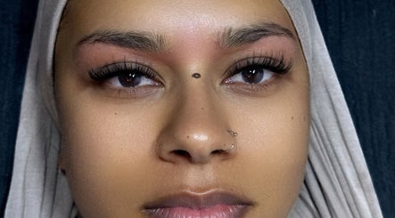 Luscious Lashes image 3