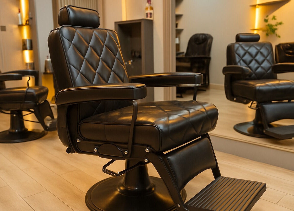 Luxury barber chairs at Trend Style Gent Salon, دبي, دبي, AE offer comfort and style.